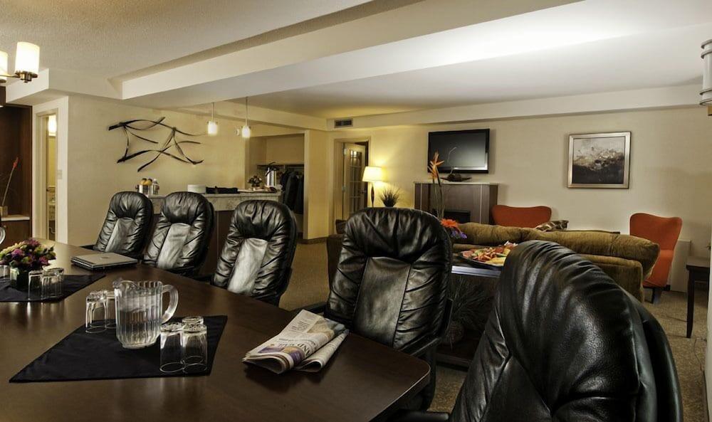 Travelodge Hotel By Wyndham Саскатун Екстер'єр фото
