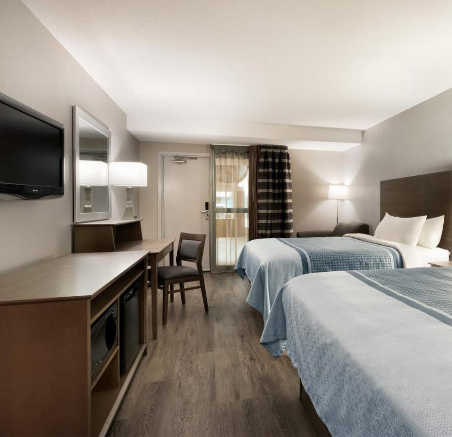 Travelodge Hotel By Wyndham Саскатун Екстер'єр фото