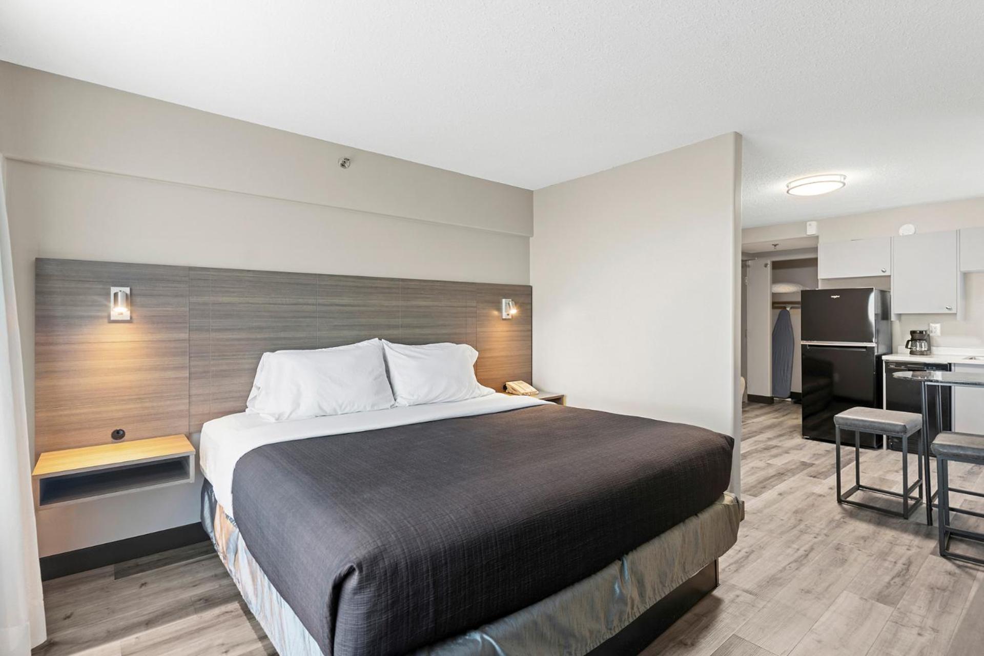 Travelodge Hotel By Wyndham Саскатун Екстер'єр фото